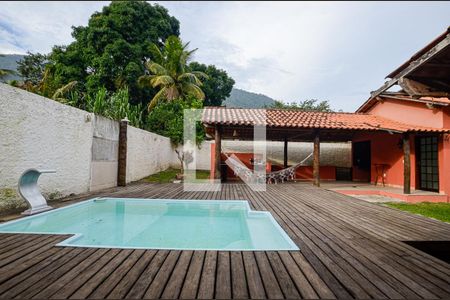 Casa para alugar com 200m², 4 quartos e 2 vagas Casa para alugar com 200m², 4 quartos e 2 vagasÁrea comum - Piscina