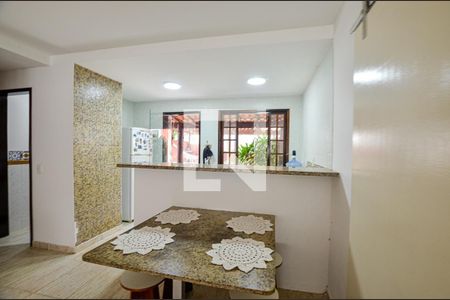 Casa para alugar com 200m², 4 quartos e 2 vagas Casa para alugar com 200m², 4 quartos e 2 vagasCozinha