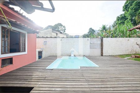 Casa para alugar com 200m², 4 quartos e 2 vagas Casa para alugar com 200m², 4 quartos e 2 vagasÁrea comum - Piscina