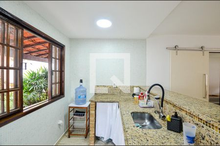 Casa para alugar com 200m², 4 quartos e 2 vagas Casa para alugar com 200m², 4 quartos e 2 vagasCozinha