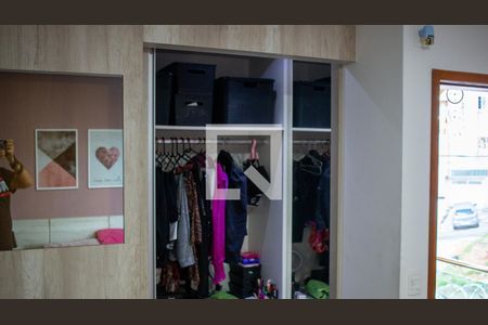 Casa à venda com 280m², 3 quartos e 2 vagas Casa à venda com 280m², 3 quartos e 2 vagasCloset da suíte