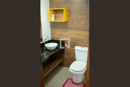 Casa à venda com 280m², 3 quartos e 2 vagas Casa à venda com 280m², 3 quartos e 2 vagasBanheiro