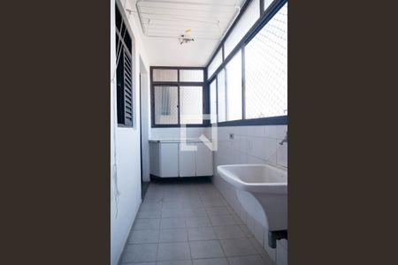 Apartamento à venda com 112m², 3 quartos e 2 vagas Apartamento à venda com 112m², 3 quartos e 2 vagasÁrea de Serviço