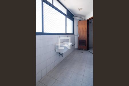 Apartamento à venda com 112m², 3 quartos e 2 vagas Apartamento à venda com 112m², 3 quartos e 2 vagasÁrea de Serviço
