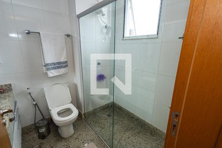Banheiro da suite de apartamento para alugar com 3 quartos, 100m² em Castelo, Belo Horizonte