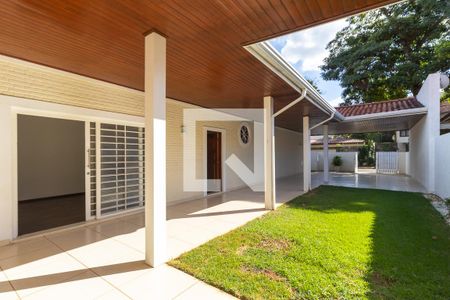 Casa para alugar com 256m², 3 quartos e 3 vagas Casa para alugar com 256m², 3 quartos e 3 vagasQuintal e jardim