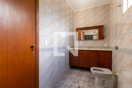 Casa para alugar com 256m², 3 quartos e 3 vagas Casa para alugar com 256m², 3 quartos e 3 vagasBanheiro da suíte