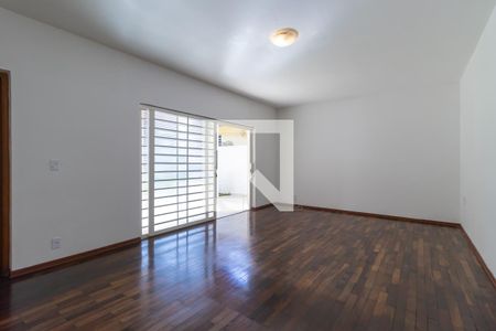 Sala 2 de casa para alugar com 3 quartos, 256m² em Cidade Universitária, Campinas