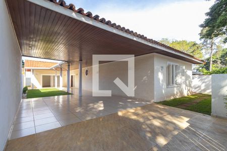 Casa para alugar com 256m², 3 quartos e 3 vagas Casa para alugar com 256m², 3 quartos e 3 vagasFagas de garagem