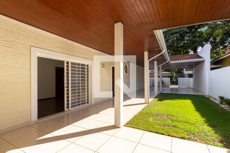 Casa para alugar com 256m², 3 quartos e 3 vagas Casa para alugar com 256m², 3 quartos e 3 vagasVista da sala 2