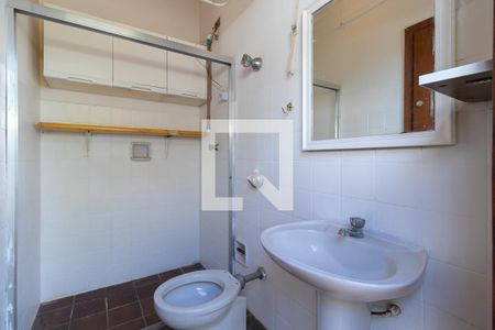 Casa para alugar com 256m², 3 quartos e 3 vagas Casa para alugar com 256m², 3 quartos e 3 vagasBanheiro de apoio