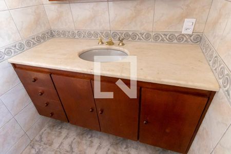 Casa para alugar com 256m², 3 quartos e 3 vagas Casa para alugar com 256m², 3 quartos e 3 vagasBanheiro da suíte