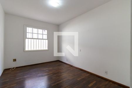 Casa para alugar com 256m², 3 quartos e 3 vagas Casa para alugar com 256m², 3 quartos e 3 vagasQuarto 2