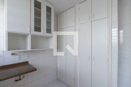 Casa para alugar com 256m², 3 quartos e 3 vagas Casa para alugar com 256m², 3 quartos e 3 vagasCozinha - Armários