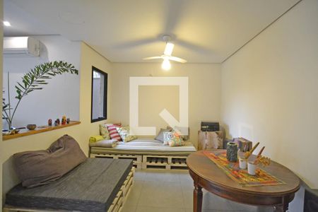Sala de casa à venda com 4 quartos, 204m² em Nonoai, Porto Alegre