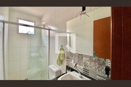 Casa à venda com 330m², 6 quartos e 4 vagas Casa à venda com 330m², 6 quartos e 4 vagasCasa 2 - Banheiro