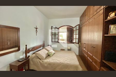 Casa à venda com 330m², 6 quartos e 4 vagas Casa à venda com 330m², 6 quartos e 4 vagasCasa 01 - Quarto