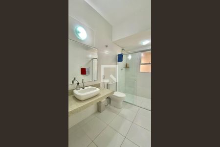 Casa à venda com 330m², 6 quartos e 4 vagas Casa à venda com 330m², 6 quartos e 4 vagasCasa 01 - Banheiro