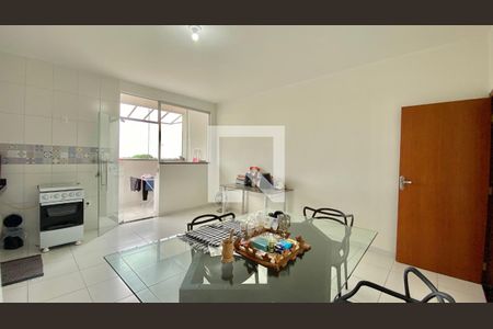 Casa à venda com 330m², 6 quartos e 4 vagas Casa à venda com 330m², 6 quartos e 4 vagasCasa 2 - Cozinha