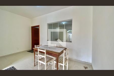 Casa à venda com 330m², 6 quartos e 4 vagas Casa à venda com 330m², 6 quartos e 4 vagasCasa 2 - Varanda