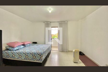 Casa à venda com 330m², 6 quartos e 4 vagas Casa à venda com 330m², 6 quartos e 4 vagasCasa 2 - Quarto