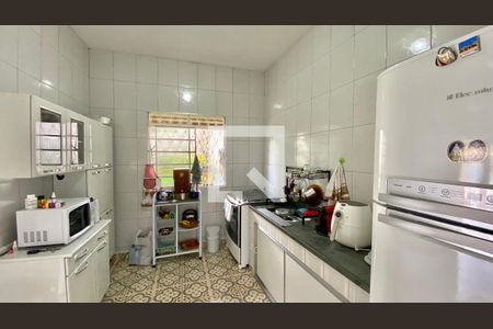 Casa à venda com 330m², 6 quartos e 4 vagas Casa à venda com 330m², 6 quartos e 4 vagasCasa 01 - Cozinha