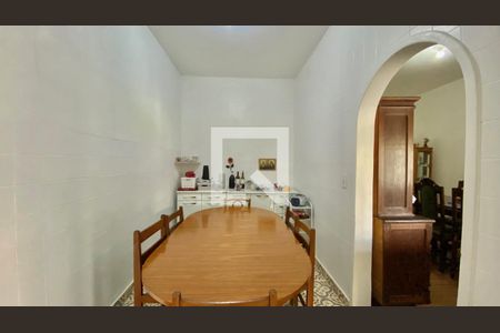 Casa à venda com 330m², 6 quartos e 4 vagas Casa à venda com 330m², 6 quartos e 4 vagasCasa 01 - Copa