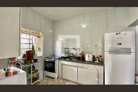 Casa à venda com 330m², 6 quartos e 4 vagas Casa à venda com 330m², 6 quartos e 4 vagasCasa 01 - Cozinha