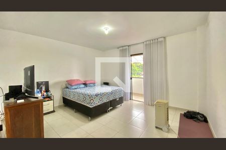 Casa à venda com 330m², 6 quartos e 4 vagas Casa à venda com 330m², 6 quartos e 4 vagasCasa 2 - Quarto