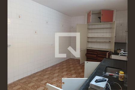 Casa à venda com 3 quartos, 100m² em Vila Pita, São Paulo