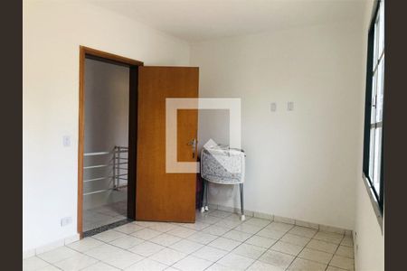 Casa à venda com 3 quartos, 338m² em Vila Romero, São Paulo