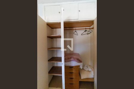 Apartamento para alugar com 55m², 1 quarto e sem vagaArmário do Quarto