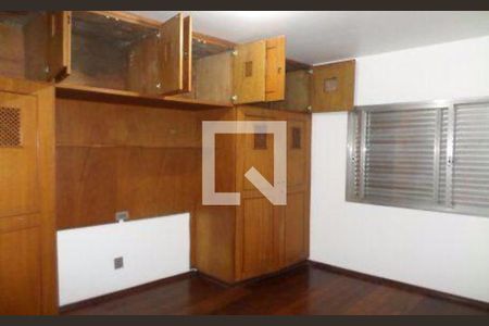 Casa à venda com 3 quartos, 300m² em Vila Diva, São Paulo