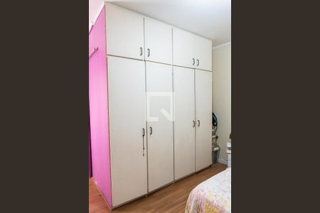 Suite - Armários de casa à venda com 3 quartos, 184m² em Jardim Oriental, São Paulo