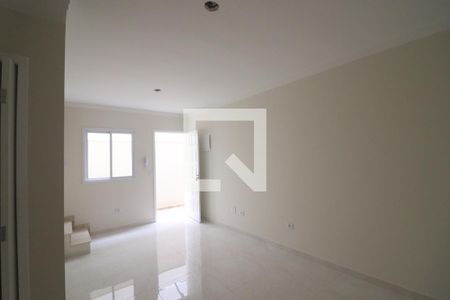Sala  de casa de condomínio para alugar com 2 quartos, 60m² em Vila Isolina Mazzei, São Paulo
