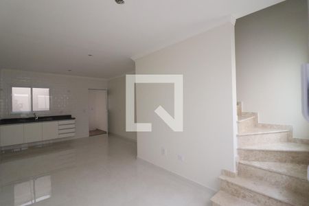 Sala  de casa de condomínio para alugar com 2 quartos, 60m² em Vila Isolina Mazzei, São Paulo