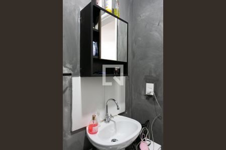 Apartamento para alugar com 33m², 2 quartos e sem vaga Apartamento para alugar com 33m², 2 quartos e sem vagaBanheiro