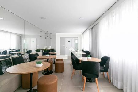 Apartamento para alugar com 33m², 2 quartos e sem vaga Apartamento para alugar com 33m², 2 quartos e sem vagaÁrea comum - Salão de festas