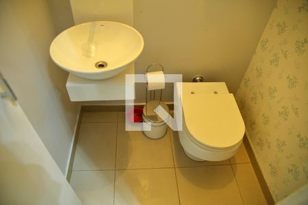 Casa à venda com 235m², 3 quartos e 3 vagasBanheiro Social