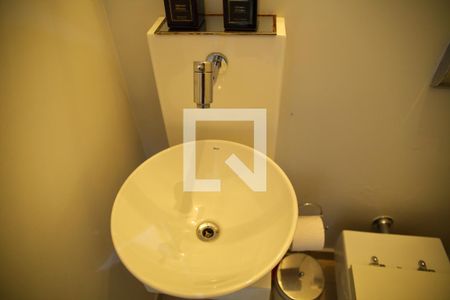 Casa à venda com 235m², 3 quartos e 3 vagasBanheiro Social