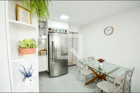 Apartamento à venda com 156m², 3 quartos e 2 vagasCozinha