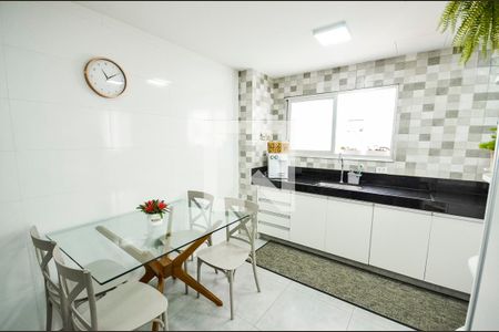 Apartamento à venda com 156m², 3 quartos e 2 vagasCozinha