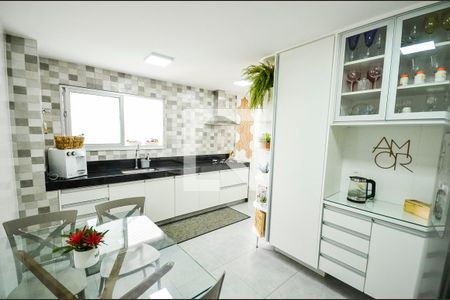 Apartamento à venda com 156m², 3 quartos e 2 vagasCozinha