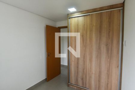 Quarto 1 de apartamento para alugar com 2 quartos, 47m² em Jardim Colonial, São Paulo