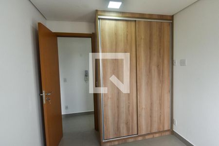 Quarto 1 de apartamento para alugar com 2 quartos, 47m² em Jardim Colonial, São Paulo