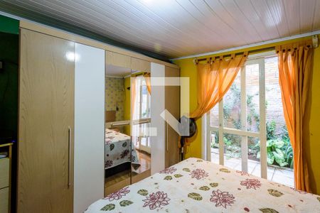 Suíte de casa à venda com 3 quartos, 250m² em Teresópolis, Porto Alegre