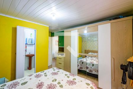 Suíte de casa à venda com 3 quartos, 250m² em Teresópolis, Porto Alegre