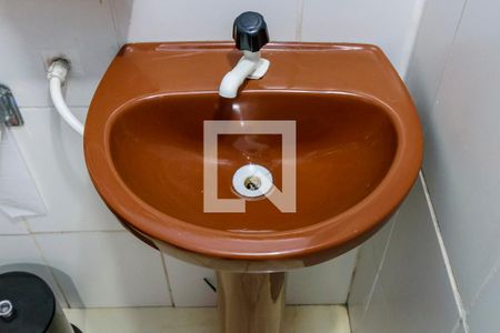 Banheiro da Suíte de casa à venda com 3 quartos, 250m² em Teresópolis, Porto Alegre