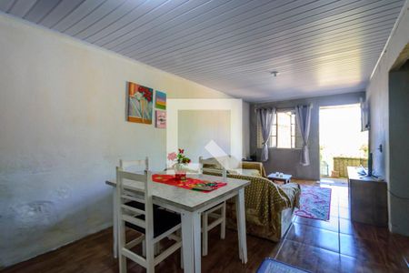 Sala de casa à venda com 3 quartos, 250m² em Teresópolis, Porto Alegre