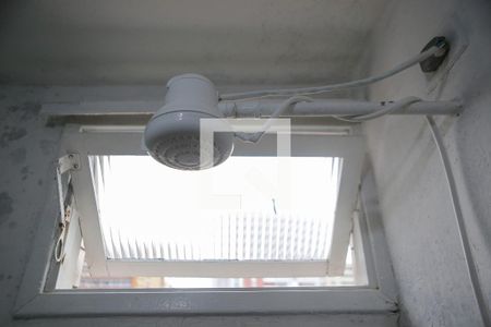Banheiro de kitnet/studio para alugar com 1 quarto, 37m² em Aparecida, Santos